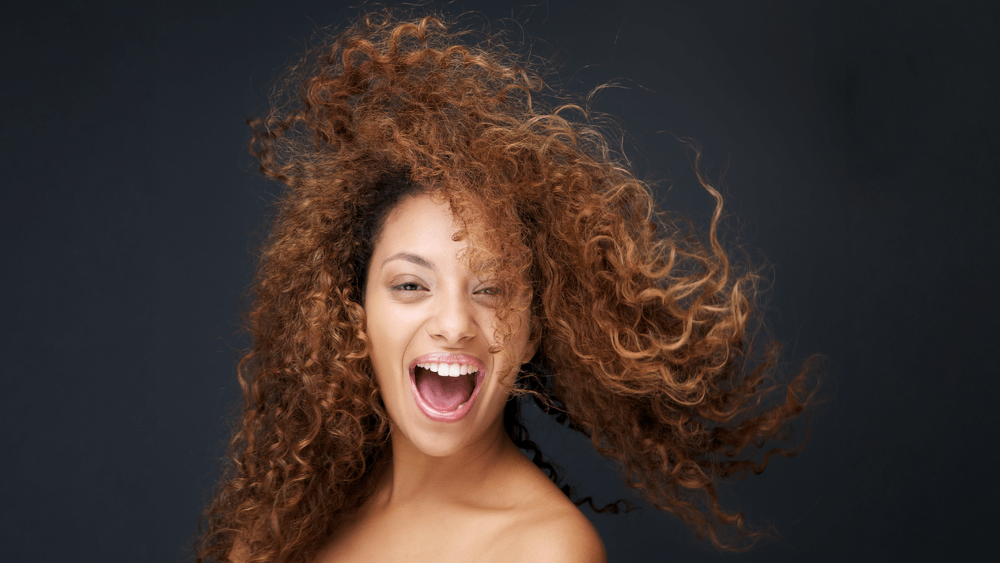 Como diminuir frizz do cabelo